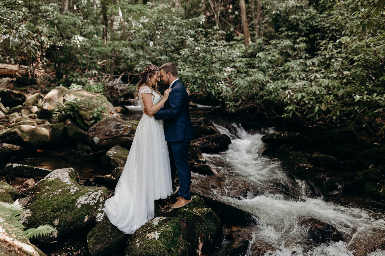 Outdoor NC Wedding Venue With With Beautiful Backdrops For Photos